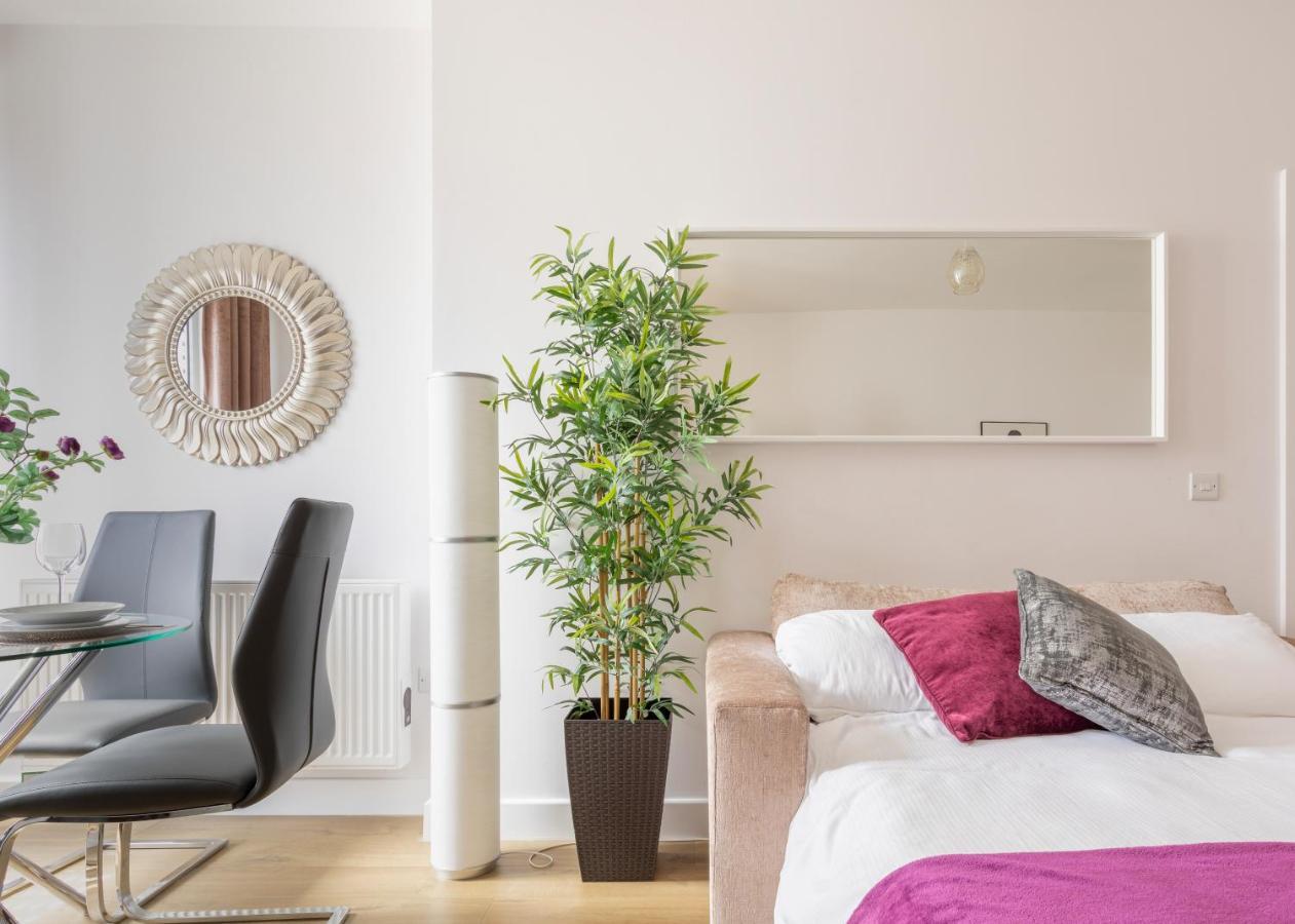 1 Bed Apartment - Redhill Central, Surrey, Gatwick #3 Luaran gambar